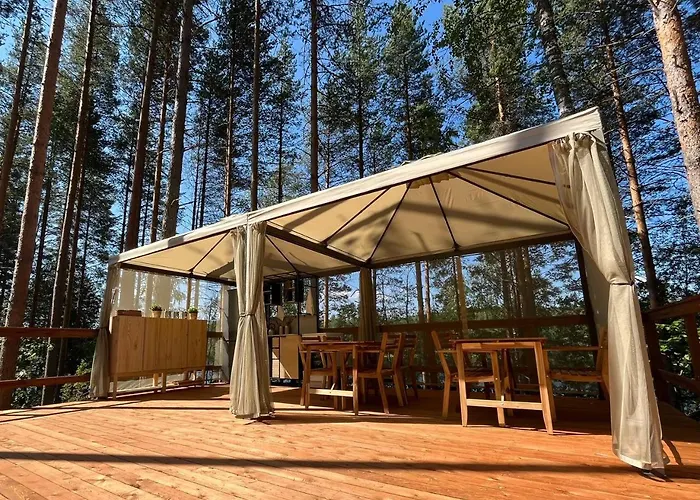 Alaska Tree Tents Linnansaari