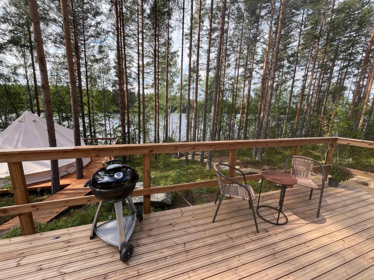 Alaska Tree Tents Linnansaari Campsite *